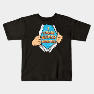 i train super heroes Kids T-Shirt